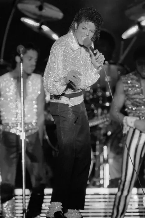Framed Print : Michael Jackson Singing on Stage Framed Print : Michael Jackson Singing on Stage