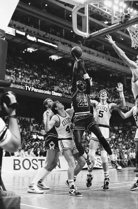Framed Print : Michael Jordan Going for Basket Framed Print : Michael Jordan Going for Basket