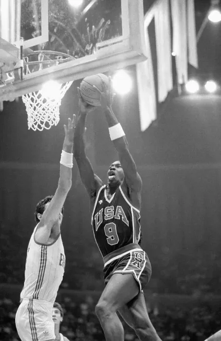 Framed Print : Michael Jordan Scores in Olympic Game
