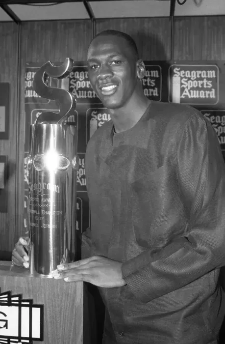 Framed Print : Michael Jordan With Seagram Sports Award Framed Print : Michael Jordan With Seagram Sports Award