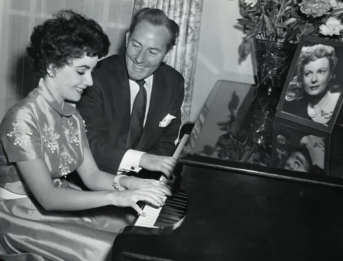 Framed Print : Michael Wilding & Liz Taylor Play Piano Framed Print : Michael Wilding & Liz Taylor Play Piano