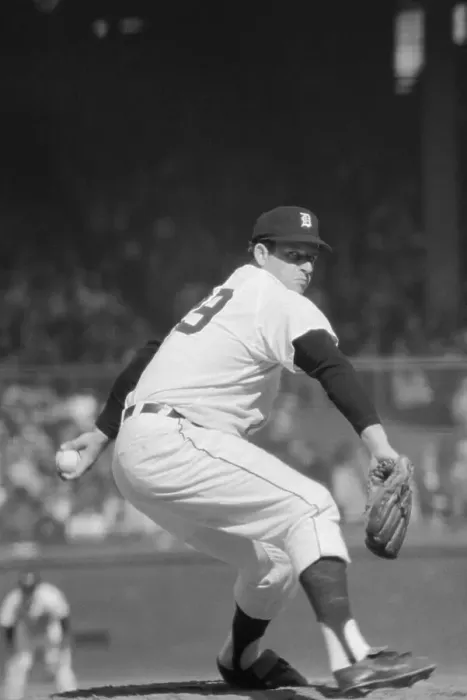 Framed Print : Mickey Lolich Pitching Framed Print : Mickey Lolich Pitching
