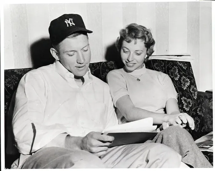 Framed Print : Mickey And Merlyn Mantle Looking At Pict Framed Print : Mickey And Merlyn Mantle Looking At Pict