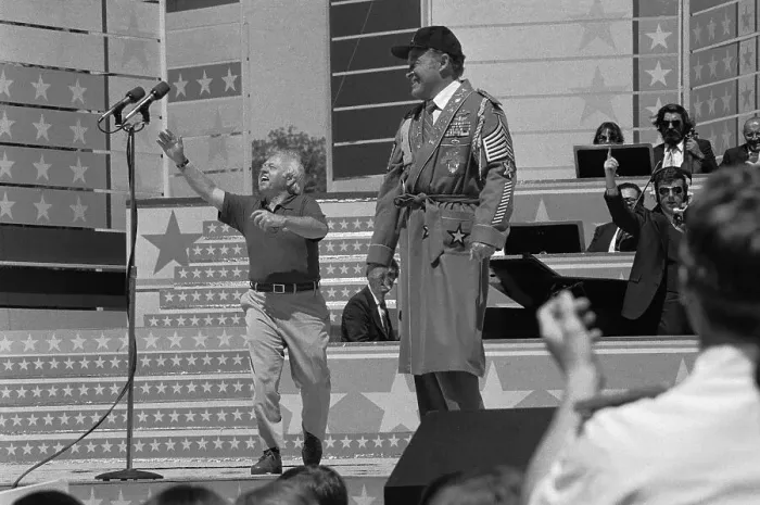 : Mickey Rooney and Bobo Hope on Stage : Mickey Rooney and Bobo Hope on Stage