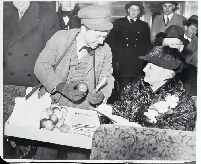 Framed Print : Mickey Rooney Selling Apple
