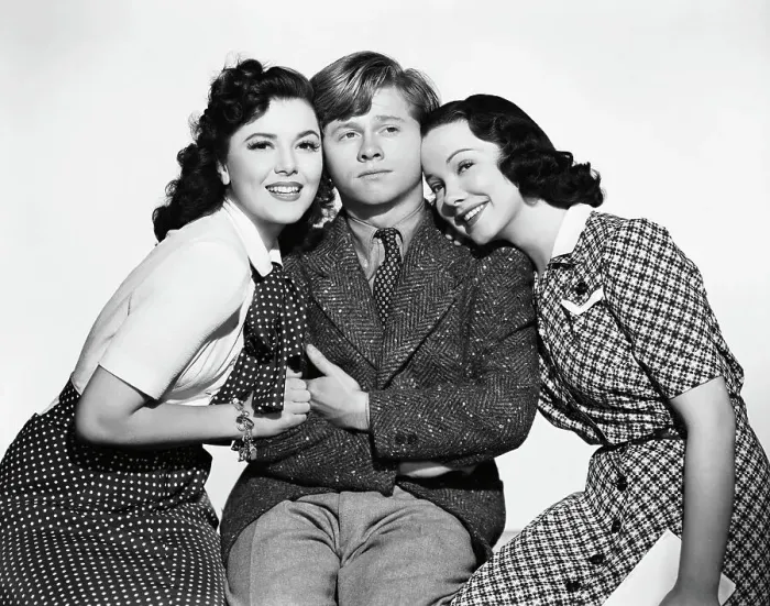 Framed Print : Mickey Rooney with Two Women Framed Print : Mickey Rooney with Two Women