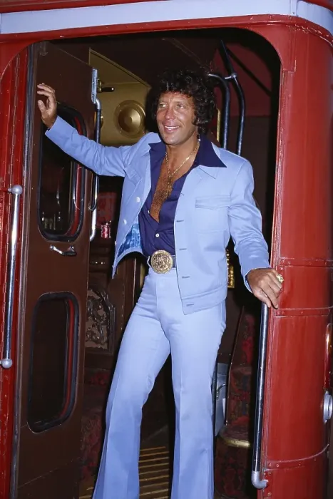 Framed Print : Mid 1970s, Los Angeles, Tom Jones Framed Print : Mid 1970s, Los Angeles, Tom Jones