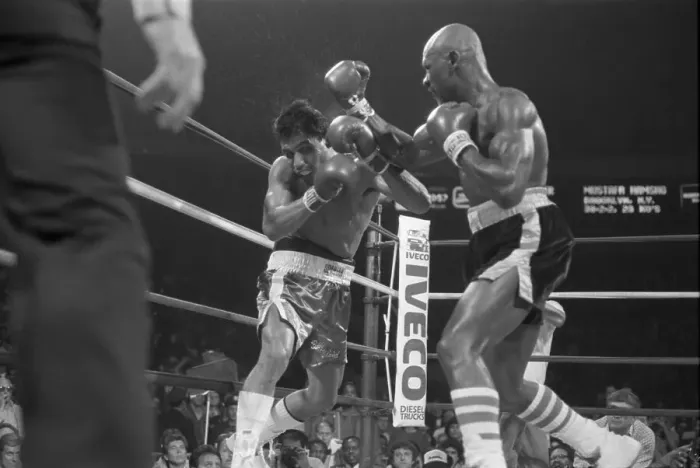 Framed Print : Middleweight Title Bout Framed Print : Middleweight Title Bout