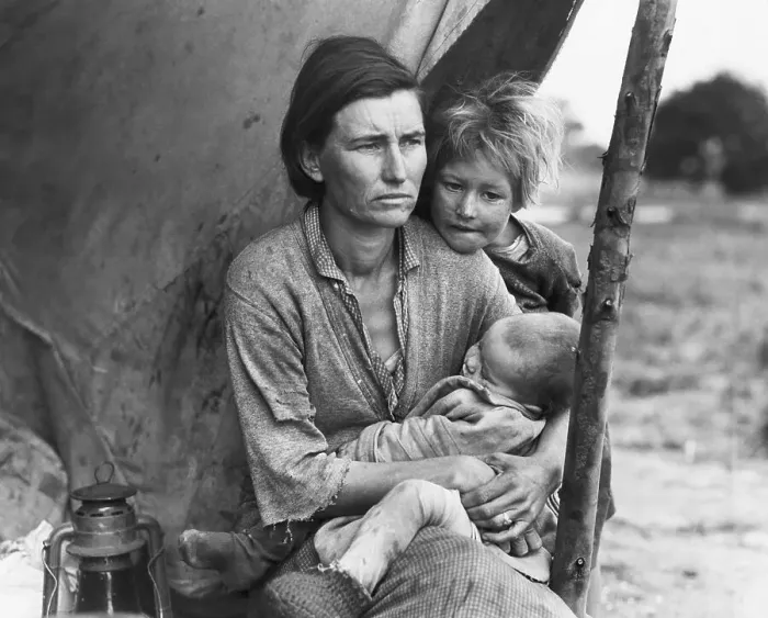 Framed Print : Migrant Farm Worker Mother and Children Framed Print : Migrant Farm Worker Mother and Children