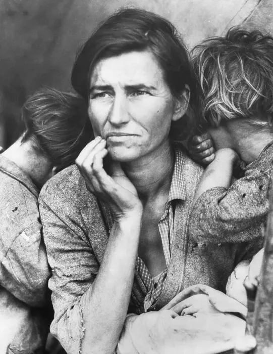 Framed Print : Migrant Mother by Dorothea Lange Framed Print : Migrant Mother by Dorothea Lange