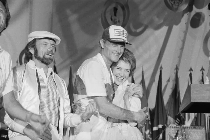 Framed Print : Mike Love and Nancy Reagan Hugging Framed Print : Mike Love and Nancy Reagan Hugging