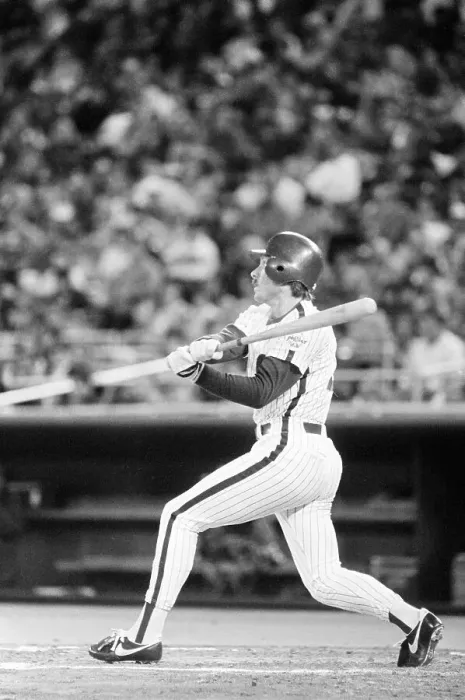 Framed Print : Mike Schmidt Watcher Homerun Leave Park Framed Print : Mike Schmidt Watcher Homerun Leave Park