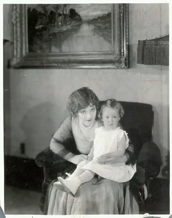 Framed Print : Mildred Davis with Her Daughter Gloria Lloyd Framed Print : Mildred Davis with Her Daughter Gloria Lloyd