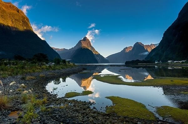 Milfordsound with low tide
