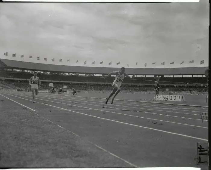 Framed Print : Milton Campbell Crossing Finish Line Framed Print : Milton Campbell Crossing Finish Line
