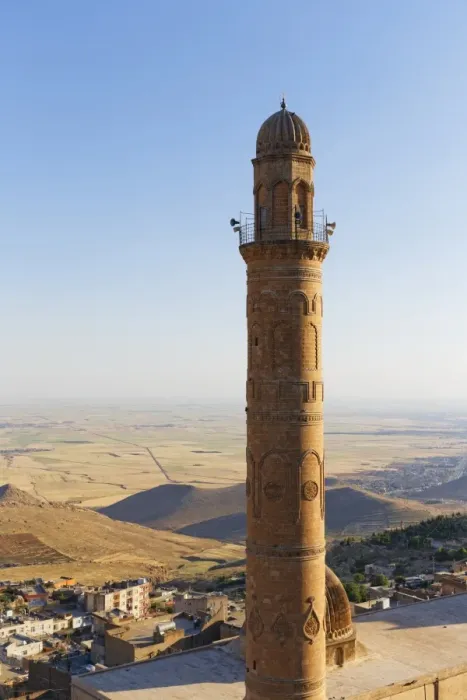 Framed Print : Minaret of the Great Mosque Ulu Camii, Mardin, behind the Mesopotamian Plain, South Eastern Anatolia Region, Anatolia, Turkey Framed Print : Minaret of the Great Mosque Ulu Camii, Mardin, behind the Mesopotamian Plain, South Eastern Anatolia Region, Anatolia, Turkey