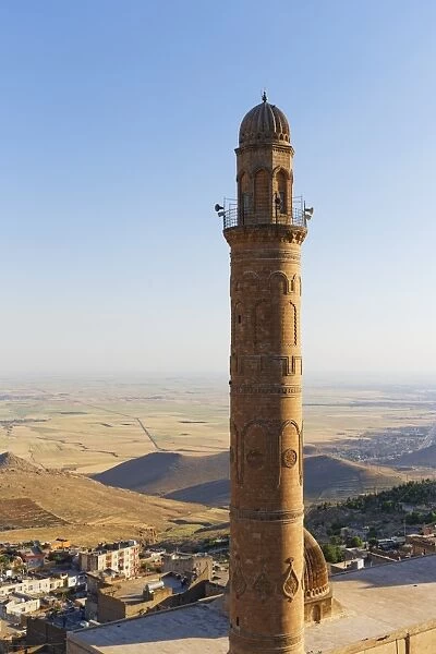 Minaret of the Great Mosque Ulu Camii, Mardin, behind the Mesopotamian Plain, South Eastern Anatolia Region, Anatolia, Turkey