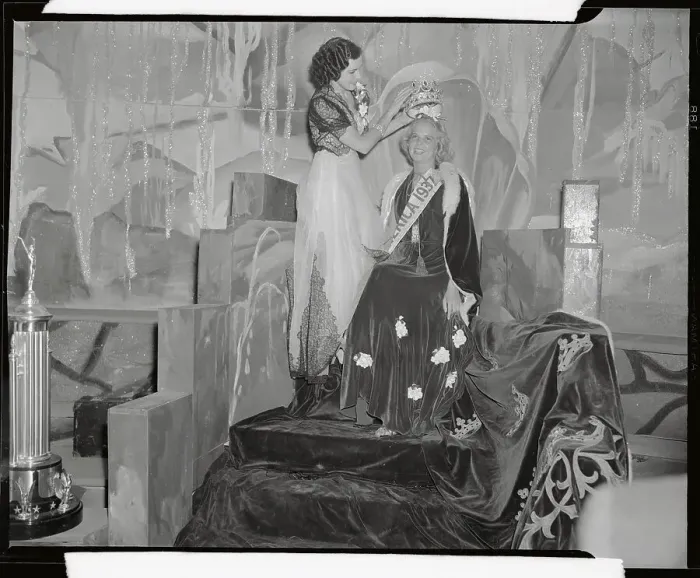 Framed Print : Miss America 1936 Crowning Miss America 1937 Framed Print : Miss America 1936 Crowning Miss America 1937