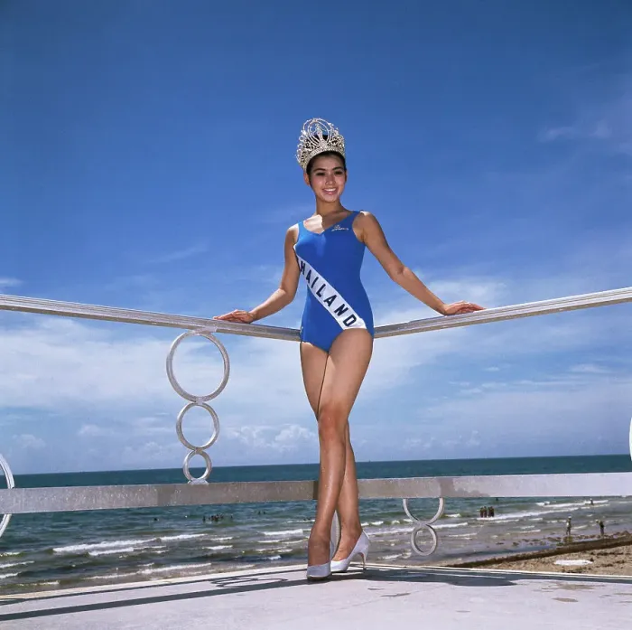Framed Print : Miss Universe Apasra Hongsakula on Beach Framed Print : Miss Universe Apasra Hongsakula on Beach