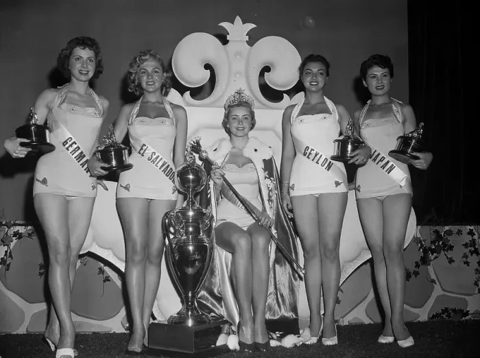 Framed Print : Miss Universe Posing with Runners Up