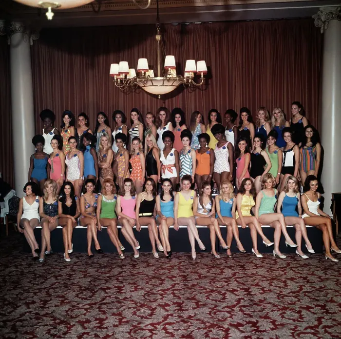 Framed Print : Miss World Contestants