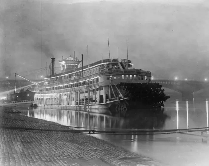 Framed Print : Mississippi Riverboat Framed Print : Mississippi Riverboat