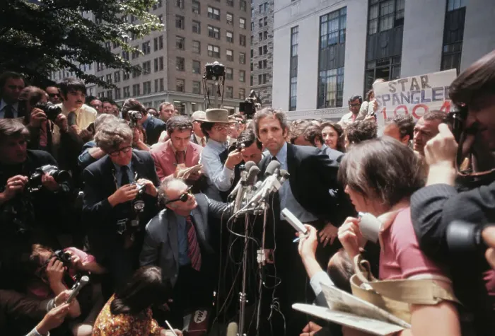 Framed Print : MIT Associate Daniel Ellsberg Speaking to Reporters
