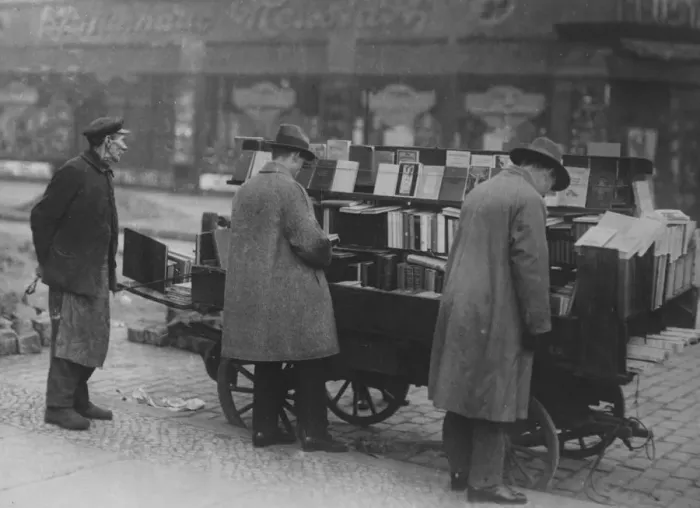 Framed Print : Mobile Book Stall Framed Print : Mobile Book Stall