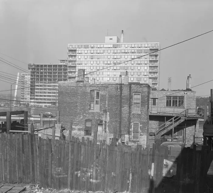 Framed Print : Modern Apartment Building Behind Slum Tenement in Chicago Framed Print : Modern Apartment Building Behind Slum Tenement in Chicago