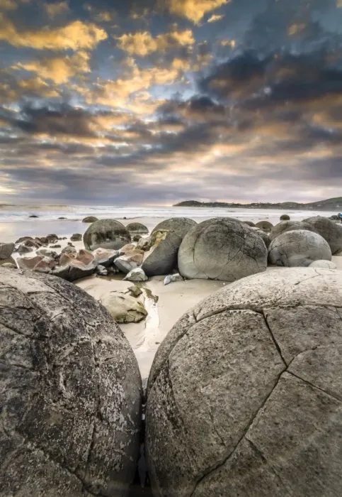 Framed Print : Moeraki Boulders, geological feature, round rock balls, some fragments lying broken in ruins on the beach, Coastal Otago, Moeraki, South Island, New Zealand, Oceania Framed Print : Moeraki Boulders, geological feature, round rock balls, some fragments lying broken in ruins on the beach, Coastal Otago, Moeraki, South Island, New Zealand, Oceania