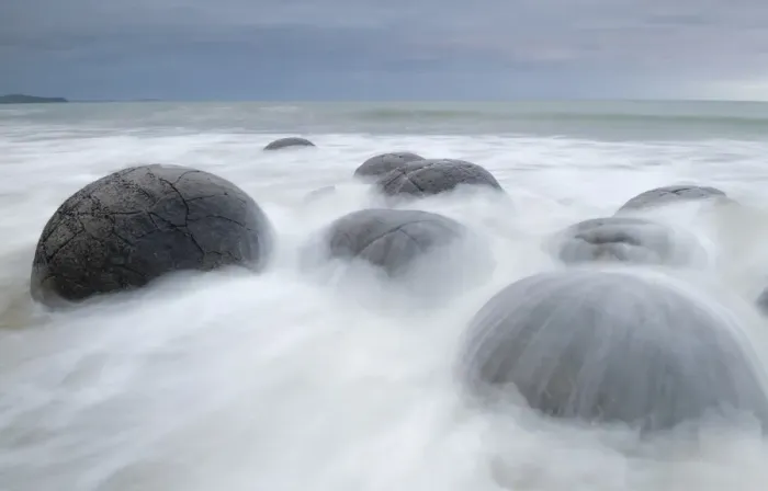 Framed Print : Moeraki Boulders, geological feature, round rock balls, washed by the waves of the surf at high tide, Coastal Otago, Moeraki, South Island, New Zealand, Oceania Framed Print : Moeraki Boulders, geological feature, round rock balls, washed by the waves of the surf at high tide, Coastal Otago, Moeraki, South Island, New Zealand, Oceania