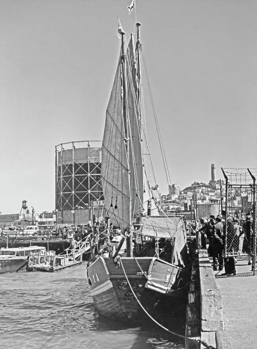 Framed Print : Mon Lei On The San Francisco Waterfront