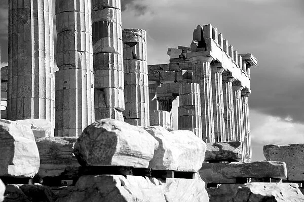 Mono piles of stones before ruined Parthenon