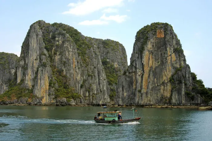 Framed Print : Monolithic limestone islands of Halong Bay, Vietnam