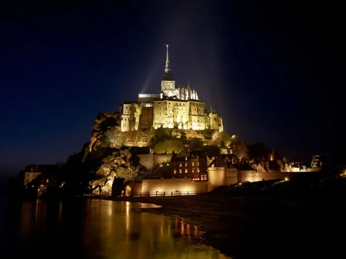 Framed Print : Mont-Saint-Michel at Night Framed Print : Mont-Saint-Michel at Night