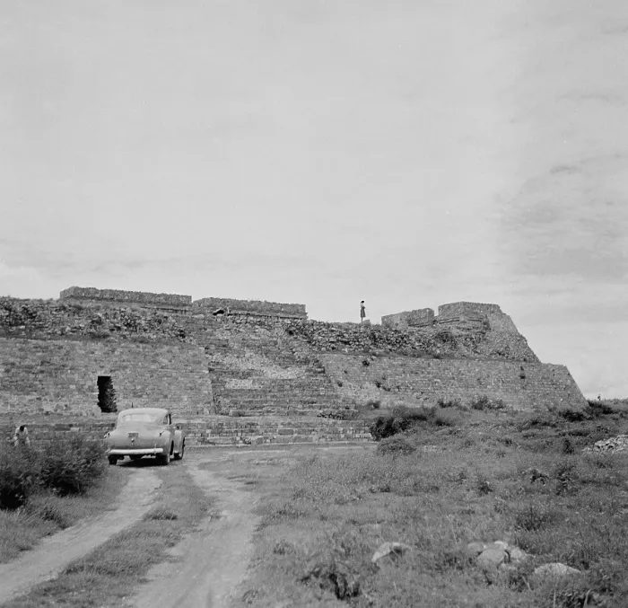 Framed Print : Monte Alban, Mexico Framed Print : Monte Alban, Mexico
