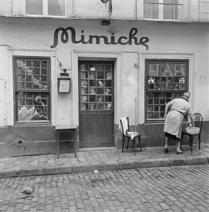 Framed Print : Montmartre Bar Framed Print : Montmartre Bar
