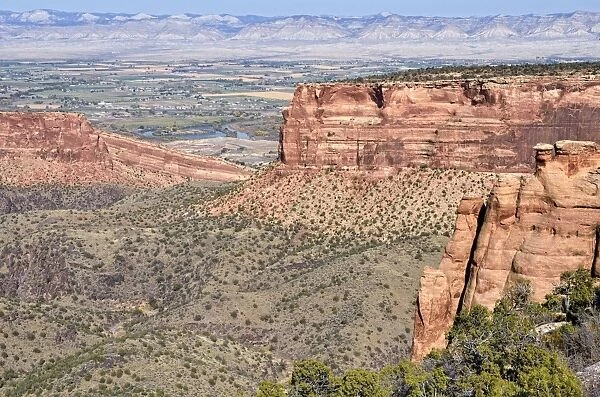 Monument Canyon, Colorado National Monument, Grand Junction at back, Colorado, USA