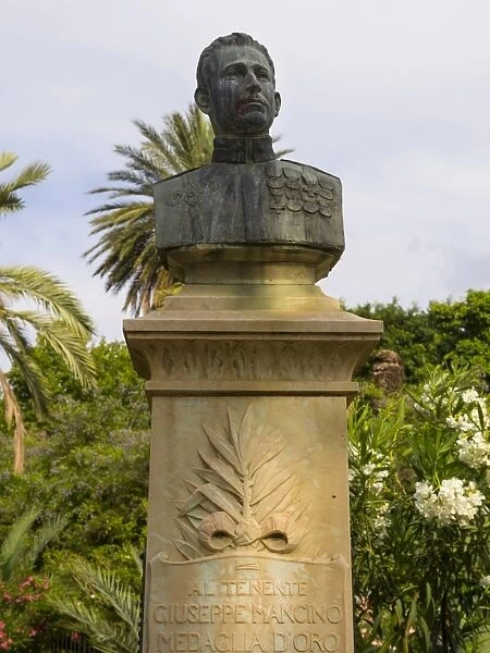 Monument of Giuseppe Mancino, Piazza delle Vittoria, Palermo, Sicily, Italy