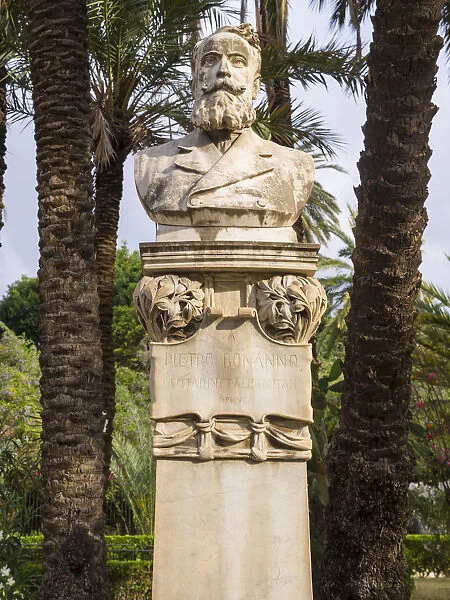 Monument of Pietro Bonanno, Piazza delle Vittoria, Palermo, Sicily, Italy