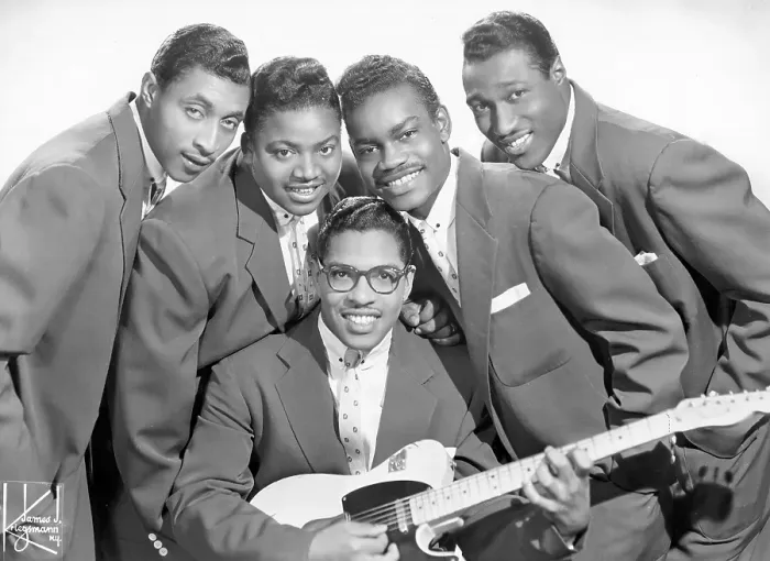 Framed Print : Moonglows Portrait In NY Framed Print : Moonglows Portrait In NY
