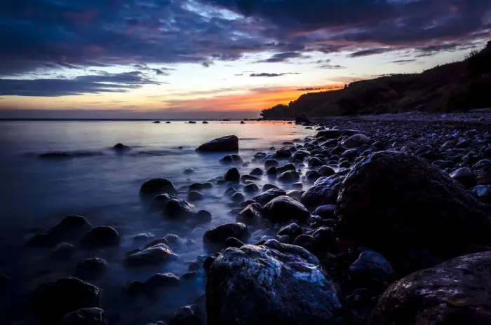 Framed Print : Morning atmosphere at the Baltic Sea, surf washing around rocks, Timmendorfer Strand, Niendorf, East Holstein, Schleswig-Holstein, Germany