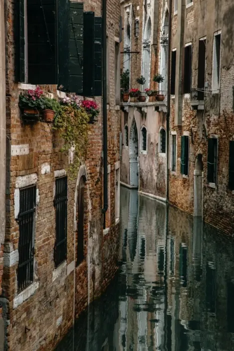 Framed Print : Morning view on canal in Venice, Italy Framed Print : Morning view on canal in Venice, Italy