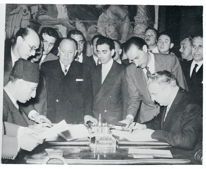 Framed Print : Moroccan and Spanish Leaders Signing Agreement Framed Print : Moroccan and Spanish Leaders Signing Agreement