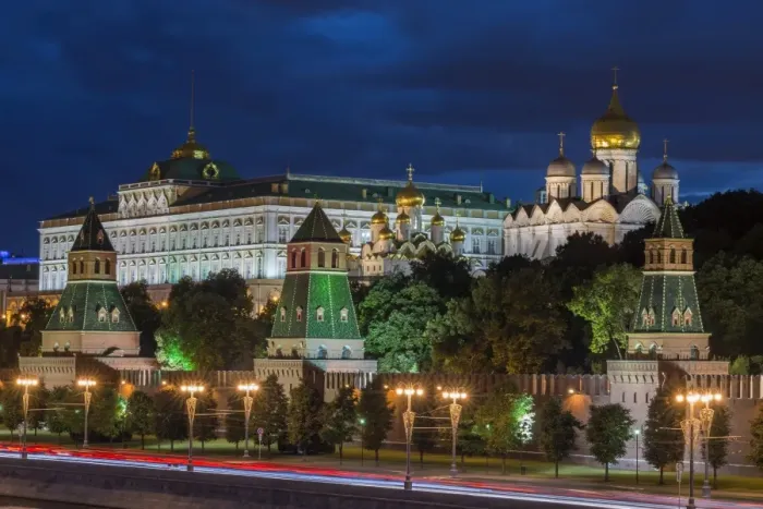 Framed Print : The Moscow Kremlin at night in Moscow Framed Print : The Moscow Kremlin at night in Moscow