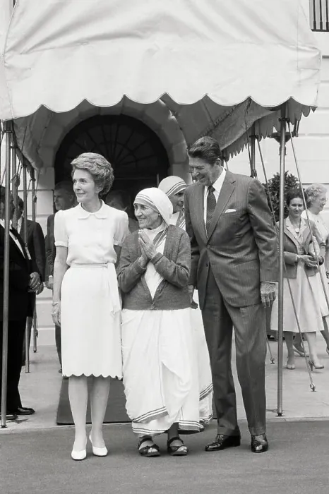 Framed Print : Mother Teresa With the Reagans Framed Print : Mother Teresa With the Reagans