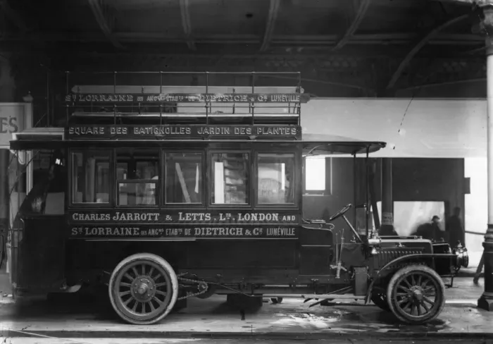 Framed Print : Motor Bus. 1906: A De Dietrich motor bus, 1906. (Photo by Hulton Archive / Getty Images) Framed Print : Motor Bus. 1906: A De Dietrich motor bus, 1906. (Photo by Hulton Archive / Getty Images)