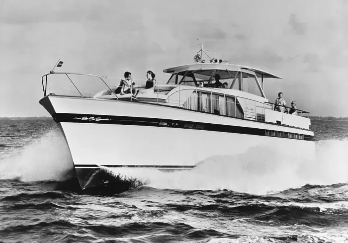 Framed Print : Motor Yacht Cutting Through Water Framed Print : Motor Yacht Cutting Through Water