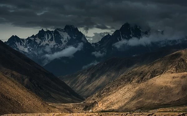 Mountain range in Tibet