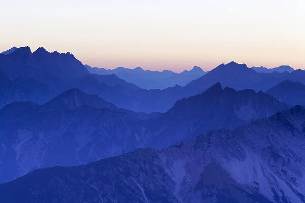 Mountain ridges at sunset from Mount Hochiss in the Rofan massif, Rofan, Tyrol, Austria, Brandenberg Alps, Rofan, Tyrol, Austria